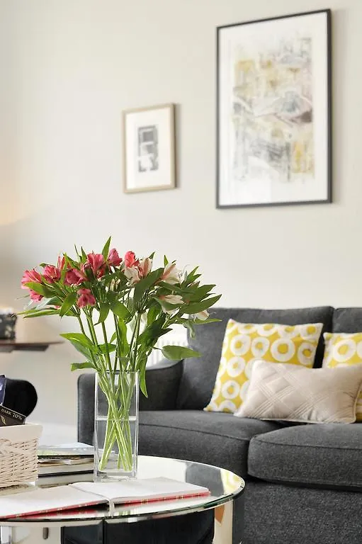 The Art Studio Bath Apartment