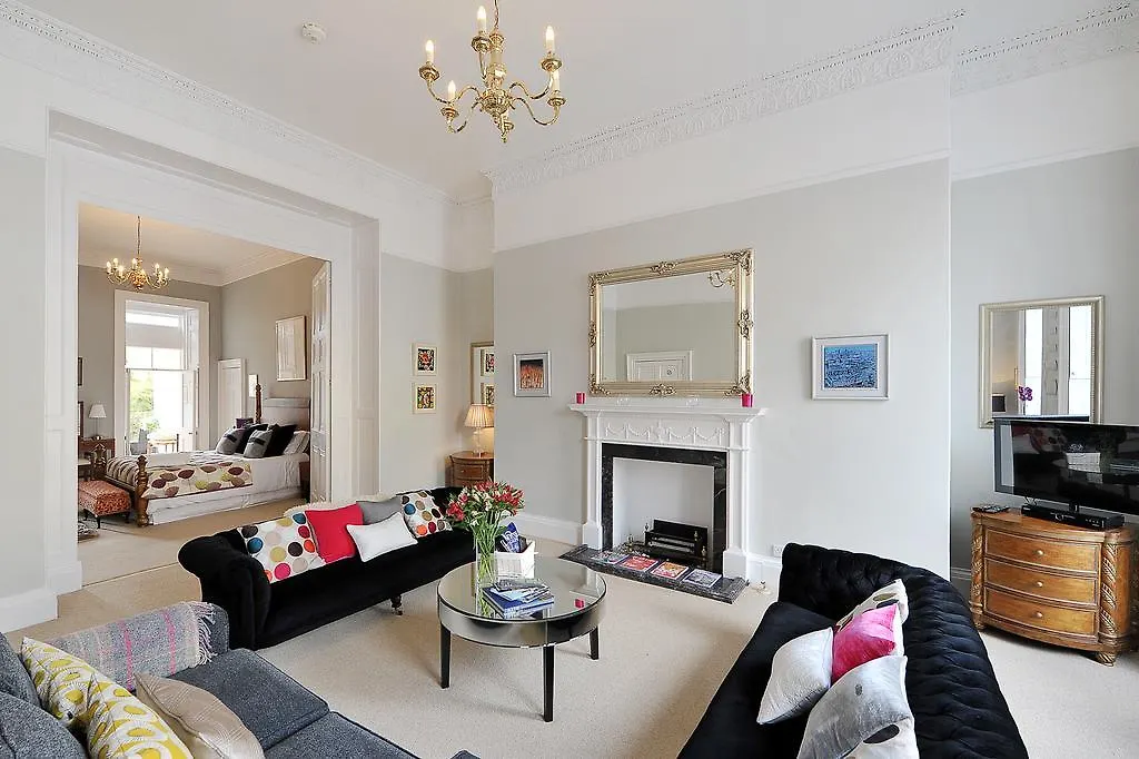 The Art Studio Bath Apartment